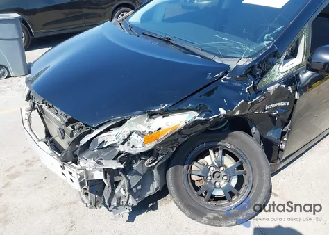 2013 Toyota Prius Three z USA, uszkodzony, nr VIN JTDKN3DU1D1686753